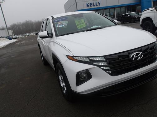 2024 Hyundai TUCSON SE