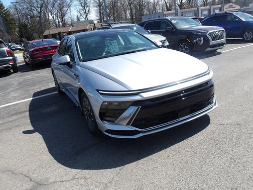 2024 Hyundai SONATA Hybrid Limited