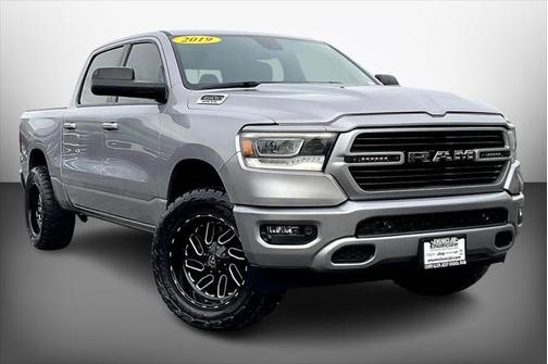 2019 RAM 1500 Big Horn/Lone Star Crew Cab 4x4 57' Box