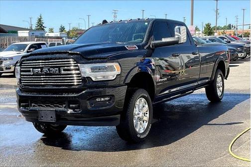 2022 RAM 3500 Laramie Crew Cab 4x4 8 Box