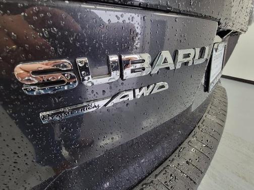 Photo 4 of 10 of 2018 Subaru Forester 2.5i Premium