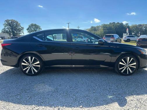 2020 Nissan Altima SR FWD