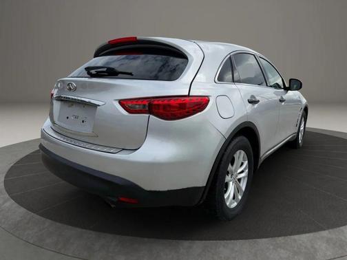 2017 INFINITI QX70 Base