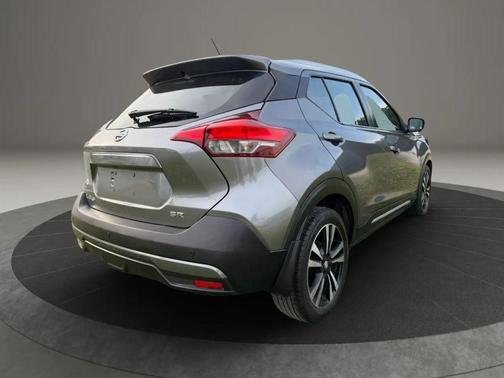 2019 Nissan Kicks SR