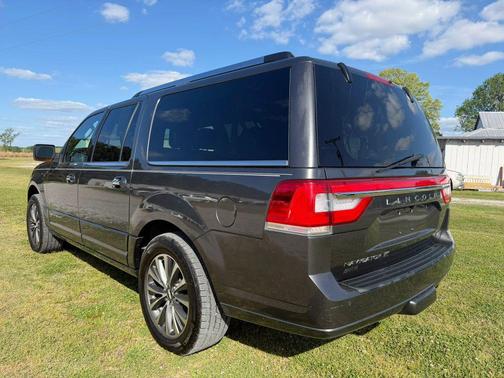 Magnetic Metallic 2015 Lincoln Navigator L
