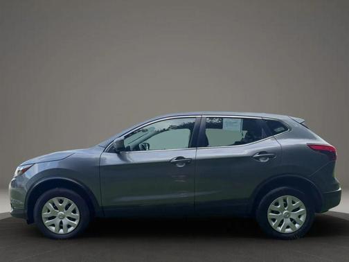 Gun Metallic 2018 Nissan Rogue Sport S