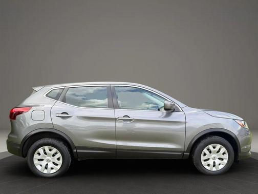 Gun Metallic 2018 Nissan Rogue Sport S