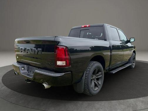 Brilliant Black Crystal Pearlcoat 2017 RAM 1500 Night Crew Cab 4x4 5'7' Box