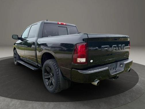 Brilliant Black Crystal Pearlcoat 2017 RAM 1500 Night Crew Cab 4x4 5'7' Box