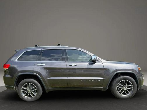 Granite Crystal Metallic Clearcoat 2018 Jeep Grand Cherokee Limited