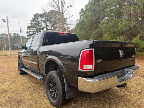 2018 RAM 2500 Laramie Crew Cab 4x4 6'4' Box
