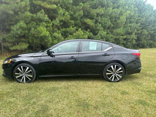 2020 Nissan Altima SR FWD