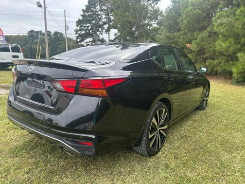 2020 Nissan Altima SR FWD