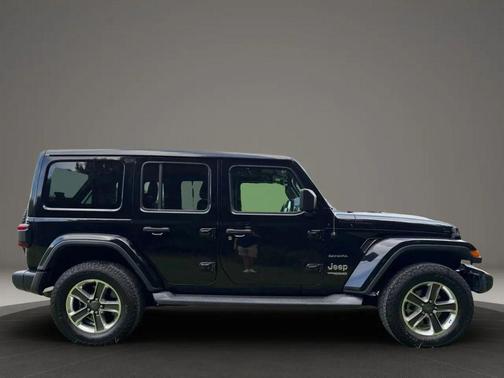Black Clearcoat 2019 Jeep Wrangler Unlimited Sahara