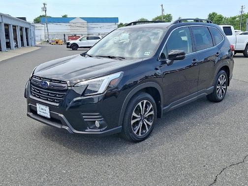 Crystal Black Silica 2023 Subaru Forester Limited