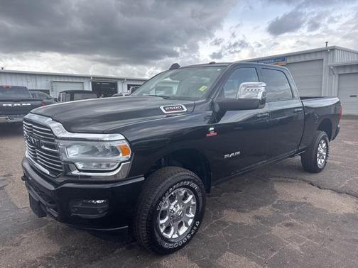 2024 RAM 2500 Laramie Crew Cab 4x4 6'4' Box