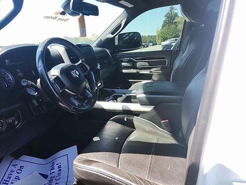 2019 RAM 2500 Laramie Crew Cab 4x4 6'4' Box