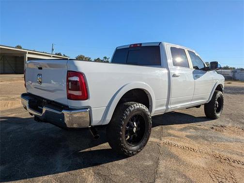 2019 RAM 2500 Laramie Crew Cab 4x4 6'4' Box