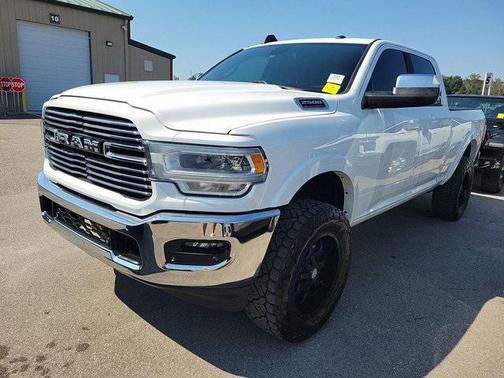 2019 RAM 2500 Laramie Crew Cab 4x4 6'4' Box