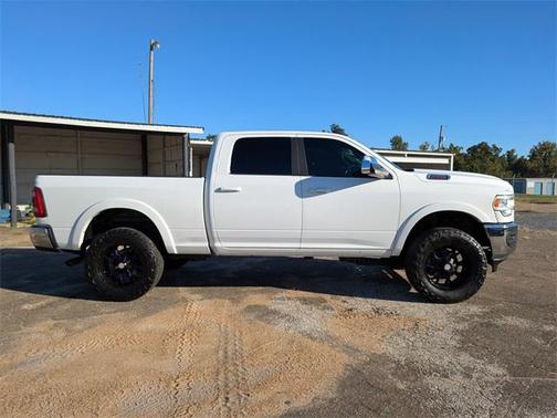 2019 RAM 2500 Laramie Crew Cab 4x4 6'4' Box
