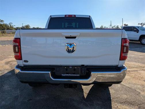 2019 RAM 2500 Laramie Crew Cab 4x4 6'4' Box