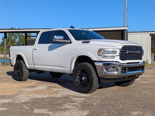 2019 RAM 2500 Laramie Crew Cab 4x4 6'4' Box