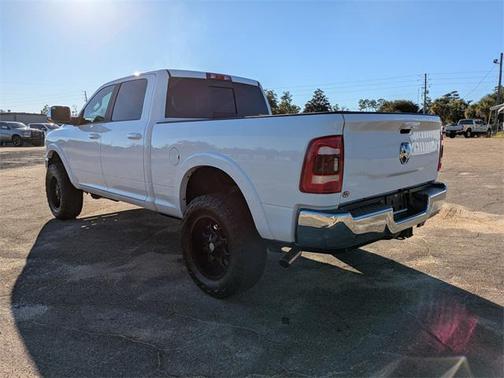 2019 RAM 2500 Laramie Crew Cab 4x4 6'4' Box