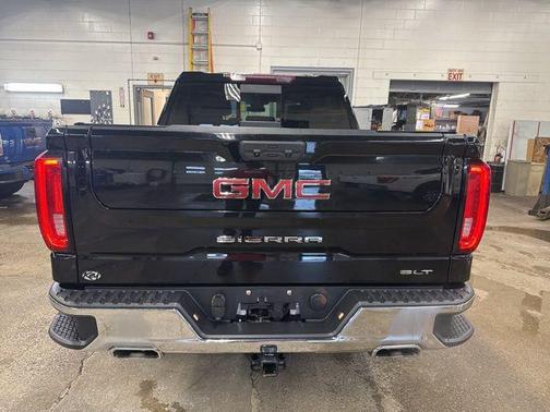 Onyx Black 2023 GMC Sierra 1500 SLT