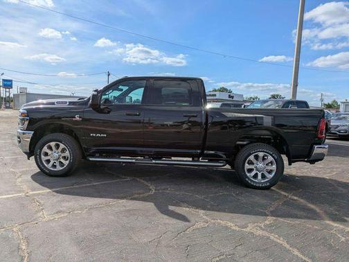 Diamond Black Crystal Pearlcoat 2026 RAM 2500 Big Horn