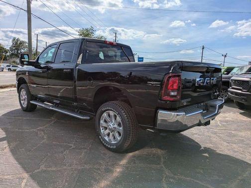 Diamond Black Crystal Pearlcoat 2026 RAM 2500 Big Horn