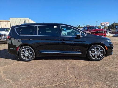 2026 Chrysler Pacifica L