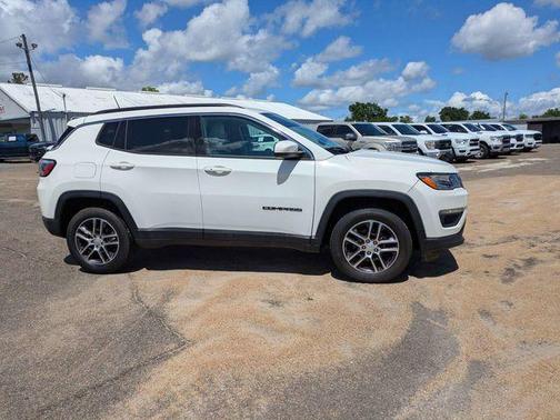 White Clearcoat 2018 Jeep Compass Latitude