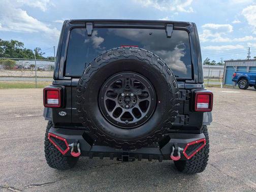 Black Clearcoat 2023 Jeep Wrangler Rubicon