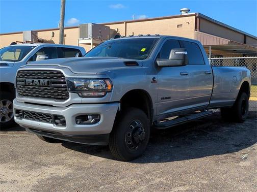 2024 RAM 3500 Big Horn Crew Cab 4x4 8' Box