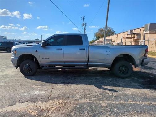 2024 RAM 3500 Big Horn Crew Cab 4x4 8' Box