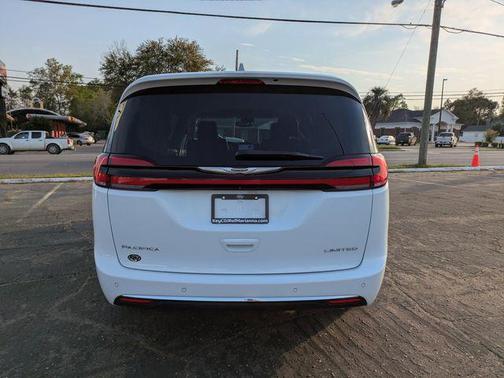2022 Chrysler Pacifica Limited