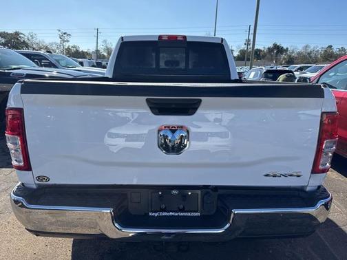2022 RAM 2500 Tradesman Crew Cab 4x4 6'4' Box