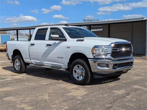 2022 RAM 2500 Tradesman Crew Cab 4x4 6'4' Box