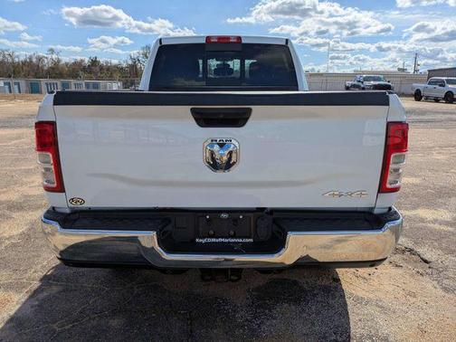 2022 RAM 2500 Tradesman Crew Cab 4x4 6'4' Box