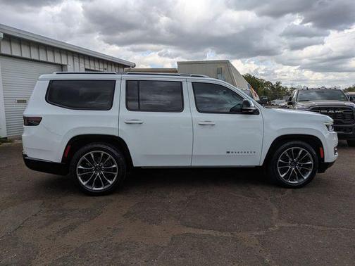 2023 Jeep Wagoneer Series III 4x4