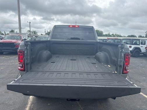 Ceramic Gray Clearcoat 2026 RAM 2500 Big Horn Crew Cab 4x4 6'4' Box