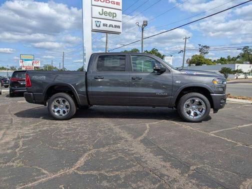 Granite Crystal Metallic Clearcoat 2026 RAM 1500 Big Horn/Lone Star
