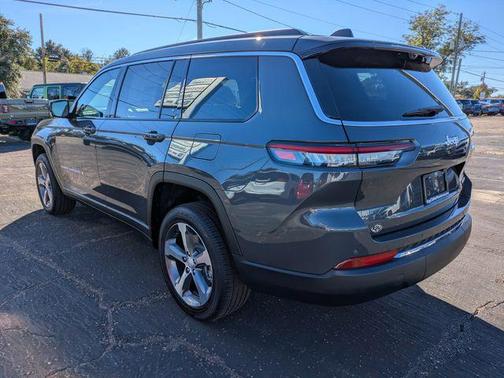 Baltic Gray Metallic Clearcoat 2025 Jeep Grand Cherokee L Limited
