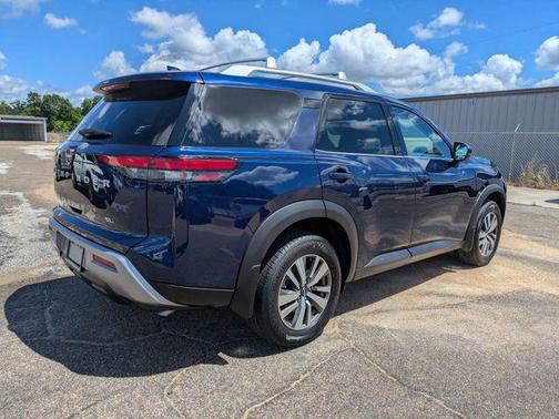 Deep Ocean Blue Pearl 2025 Nissan Pathfinder SL FWD