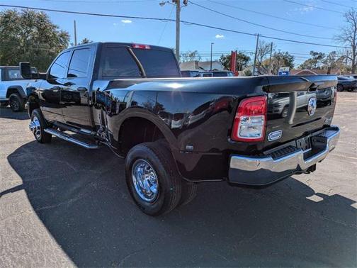 2022 RAM 3500 Tradesman Crew Cab 4x4 8' Box