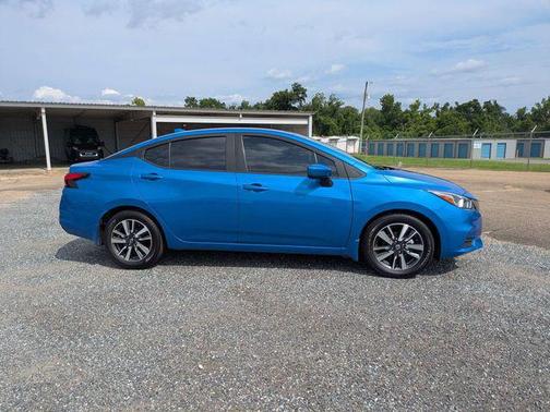 Electric Blue Metallic 2022 Nissan Versa 1.6 SV
