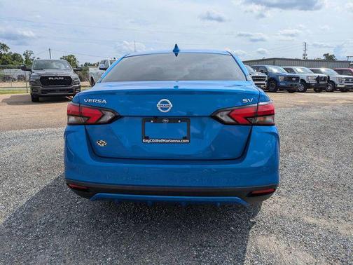 Electric Blue Metallic 2022 Nissan Versa 1.6 SV
