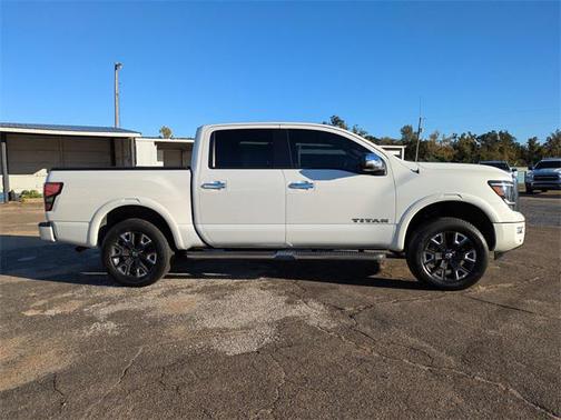 2021 Nissan Titan Platinum Reserve