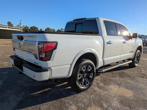 2021 Nissan Titan Platinum Reserve
