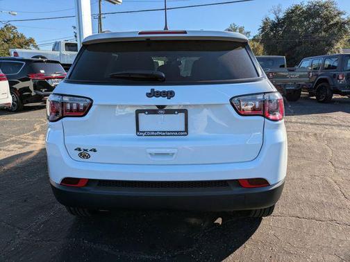 Bright White Clearcoat 2026 Jeep Compass Latitude